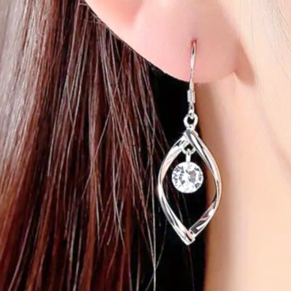 Gorgeous Sterling Silver Plated Zircon Rotating Tassel Earrings. NWT. Fast Ship.